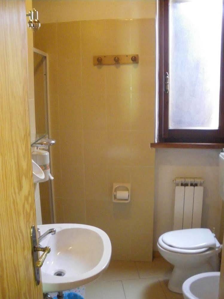 אורבניה Agriturismo Orsaiola מראה חיצוני תמונה